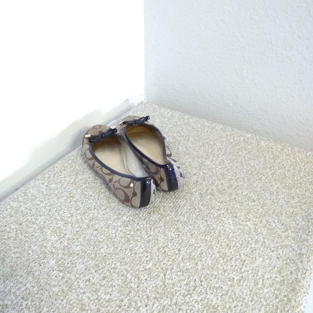 Coach Dotty Khaki Signature Flat Shoes - Picture 5 of 5